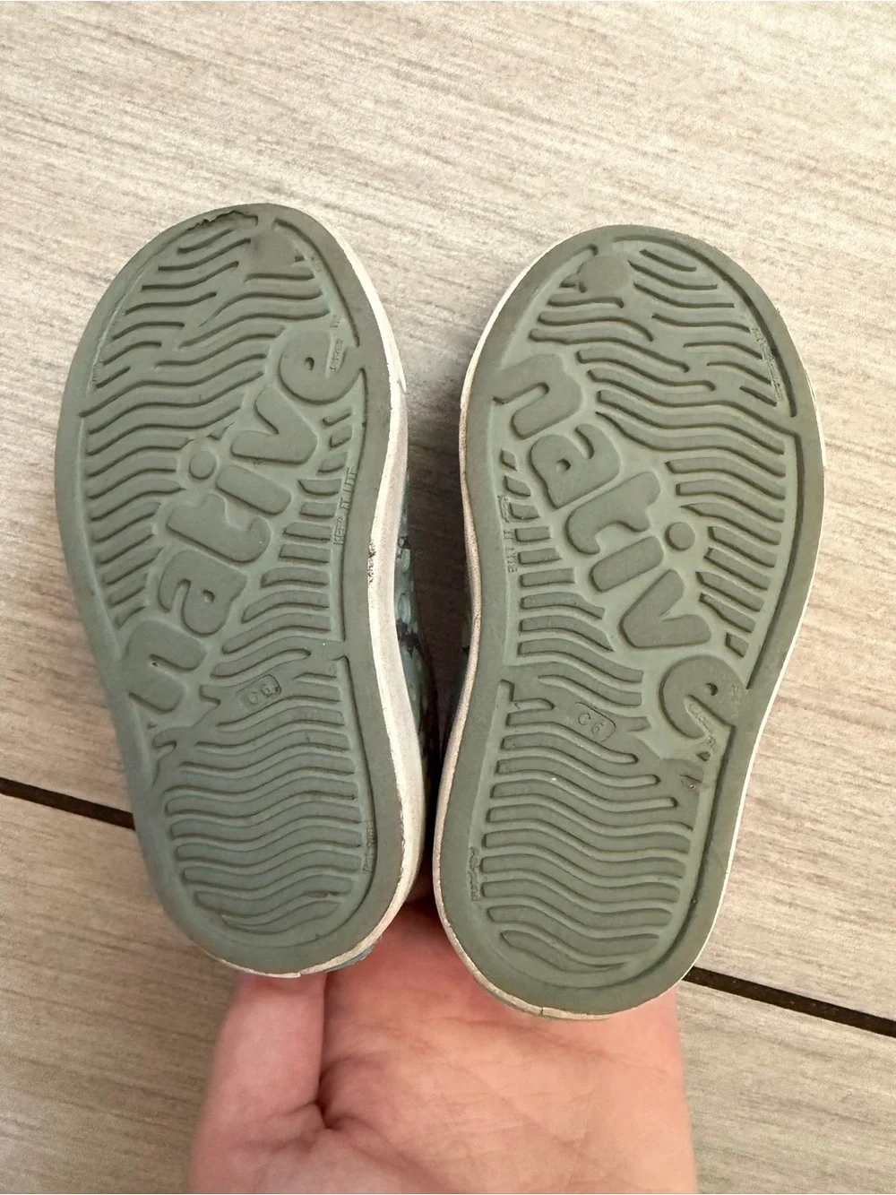 TWO Native Kids Slip-On Shoes in Red and Green